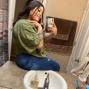 Meet your Posher, Desiree